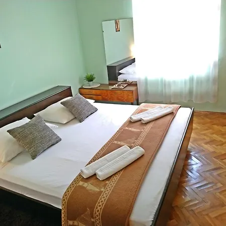 Radic - Affordable By The Apartament Trogir